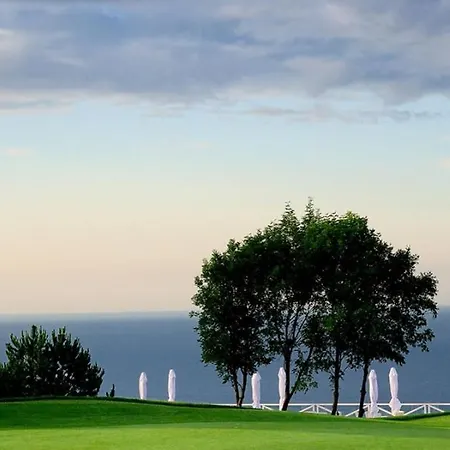Boutique Golf House
